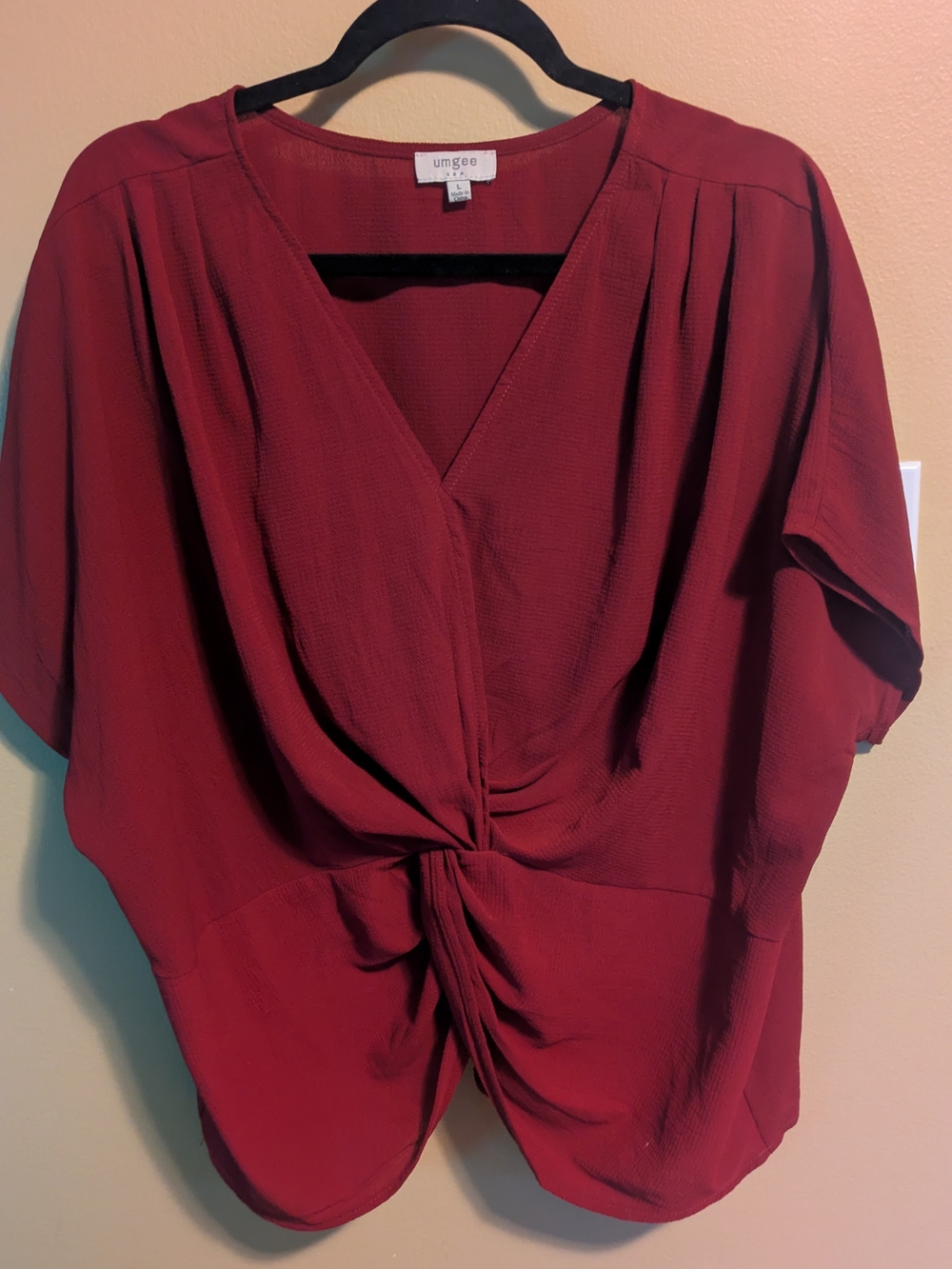 Umgee Ruched Front Blouse in Red Size Large Like New